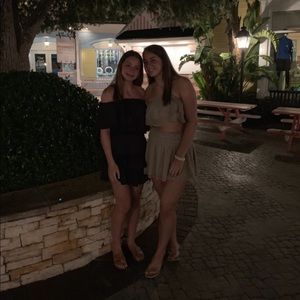 Meet your Posher, Brooke